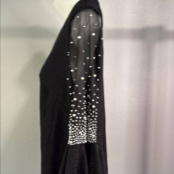 Elegant Black Women's Top with Sheer Sleeves - Picture 4 of 4